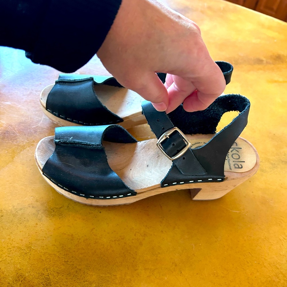 Skola Sweden dagmar peep toe clog sandal black leather size 41/9.5 lightweight
